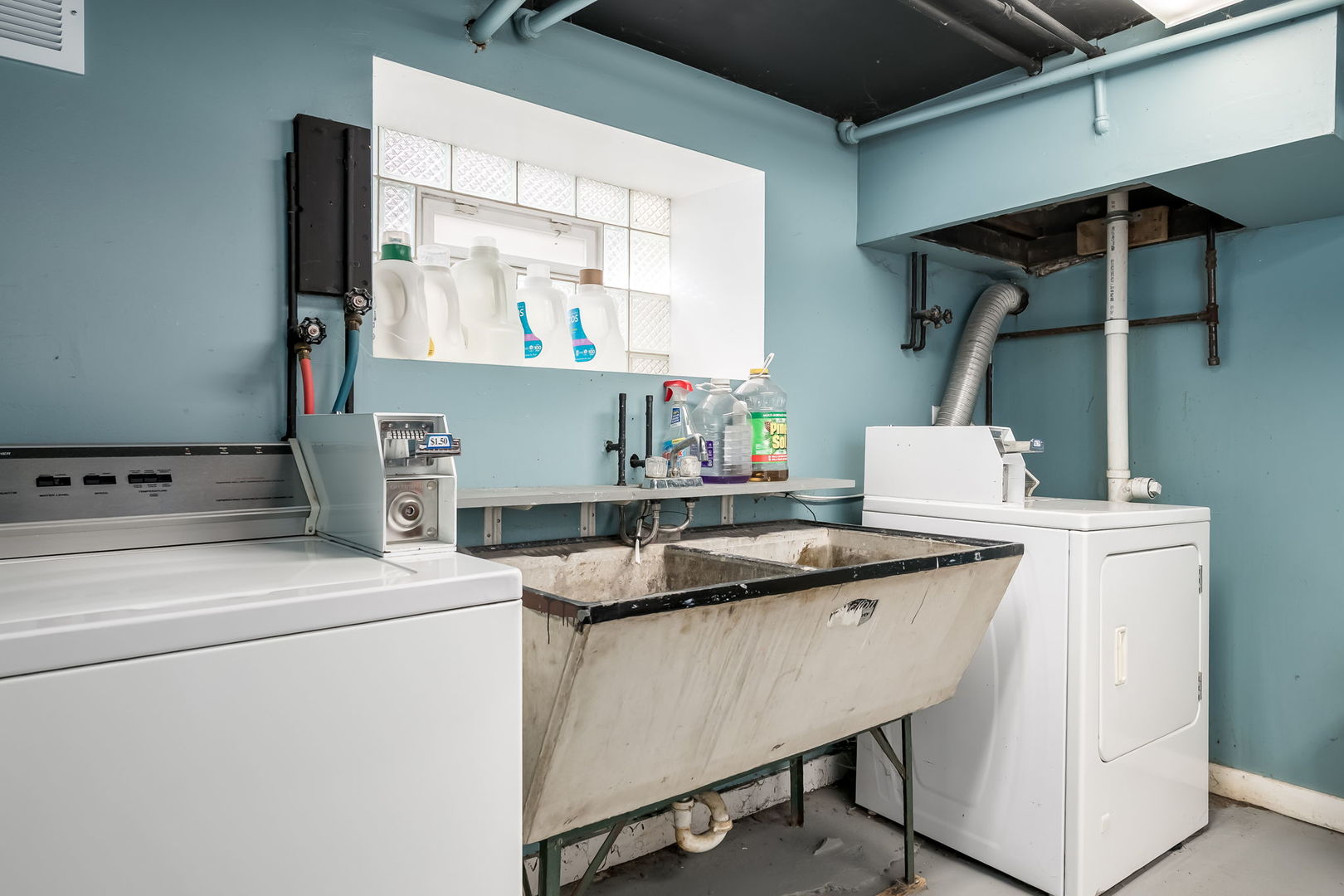 Oak Park, Illinois 60304, United States, 3 Bedrooms Bedrooms, ,1 BathroomBathrooms,Residential,Active,211456