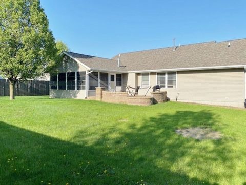 Tiny photo for 5816 Heather Avenue, Davenport, IA 52807 (MLS # 12631142)