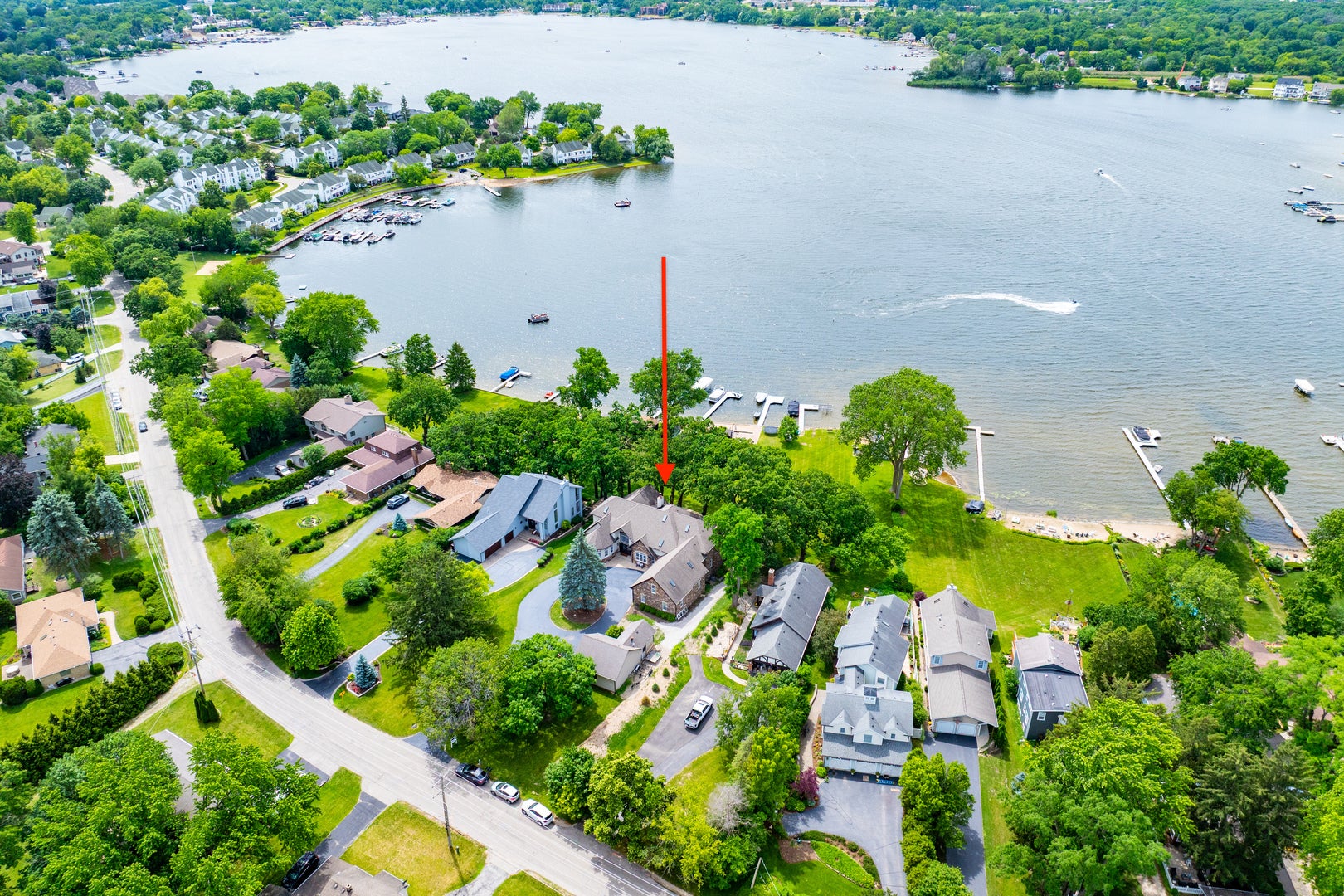 605 Lake Shore Boulevard