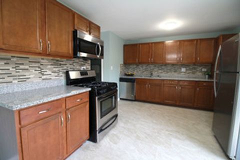 Tiny photo for 8829 Robin Drive #B, Des Plaines, IL 60016 (MLS # 12601359)