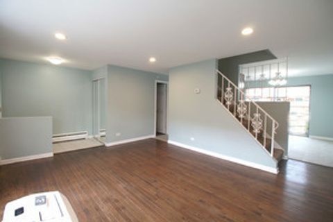 Tiny photo for 8829 Robin Drive #B, Des Plaines, IL 60016 (MLS # 12601359)