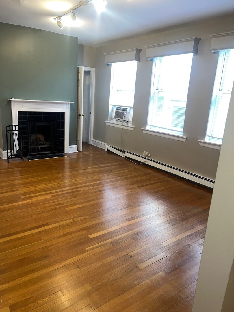 630 W WAVELAND Avenue 3E