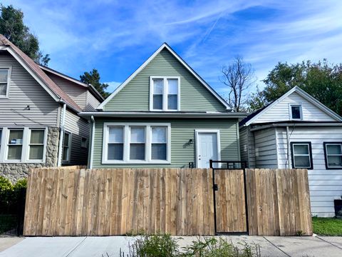 Photo of 11581 S LAFAYETTE Avenue, Chicago, IL 60628 (MLS # 12515232)