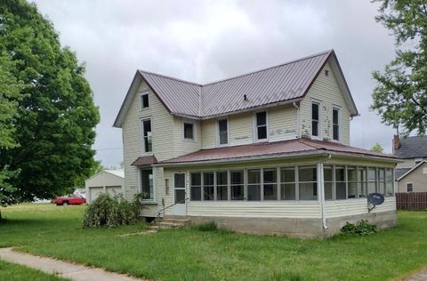 Photo of 202 W Fourth Street, Leaf River, IL 61047 (MLS # 12375439)