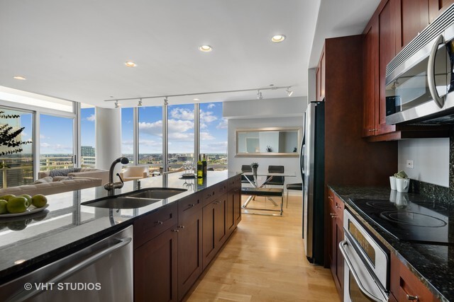 737 W WASHINGTON Boulevard 2508