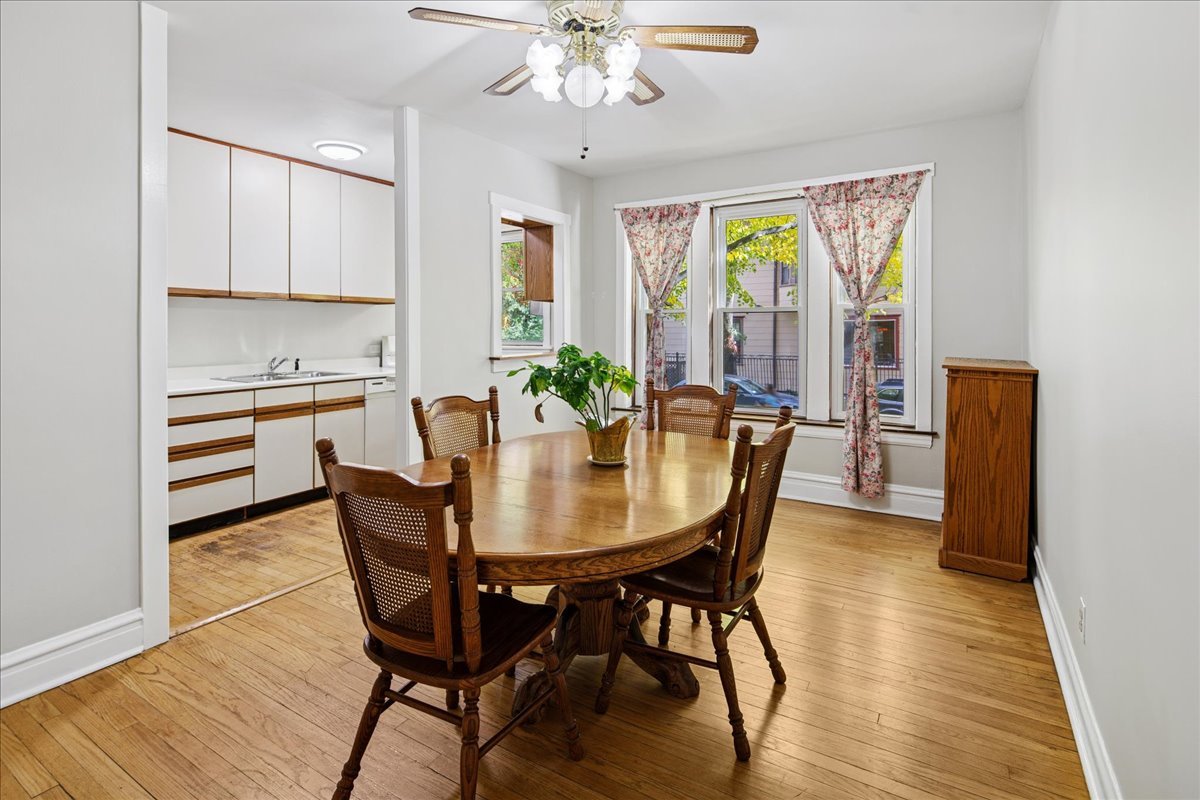 734 W Wrightwood Avenue B