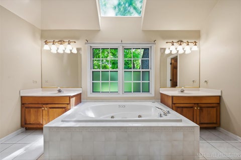 Tiny photo for 1002 Stonehedge Road, St. Charles, IL 60174 (MLS # 12681641)