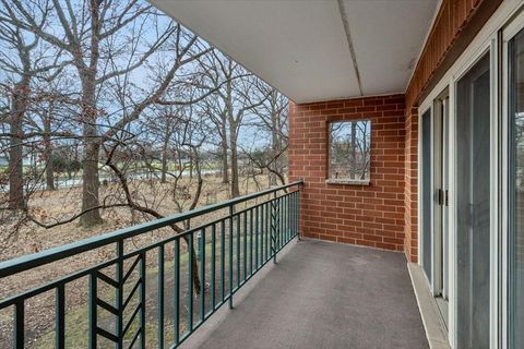 Tiny photo for 3900 W Bryn Mawr Avenue #207, Chicago, IL 60659 (MLS # 12533380)