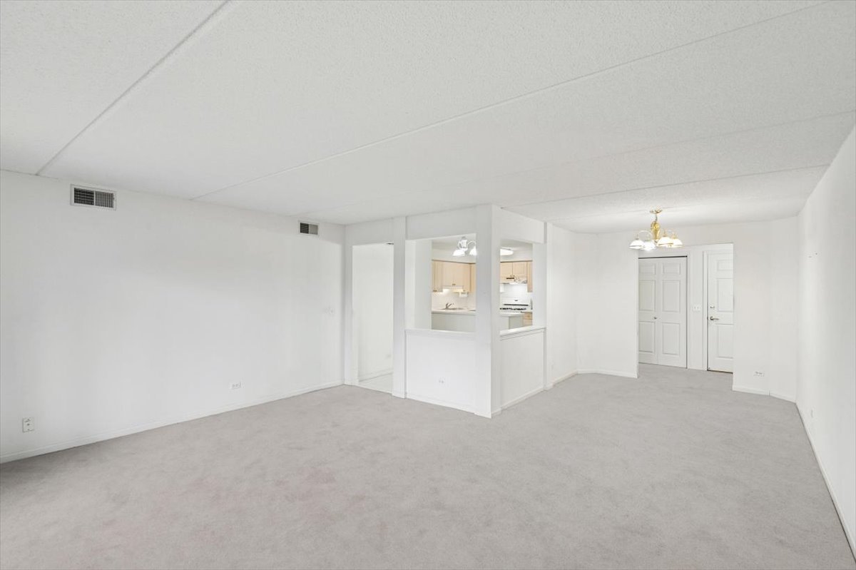 3900 W Bryn Mawr Avenue 207