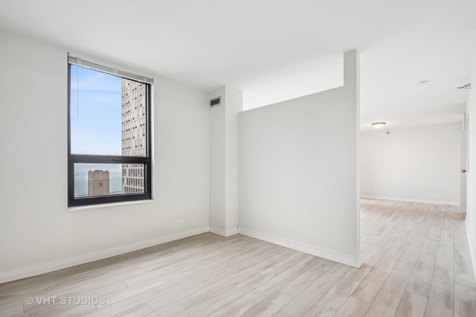 401 E Ontario Street 3105