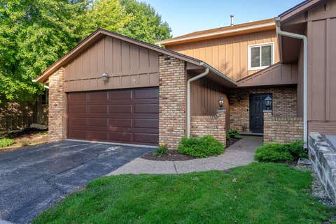 Photo of 6401 UTICA RIDGE Road #19, Davenport, IA 52807 (MLS # 12722757)