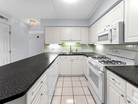 Tiny photo for 710 Creekside Drive #310, Mount Prospect, IL 60056 (MLS # 12690991)