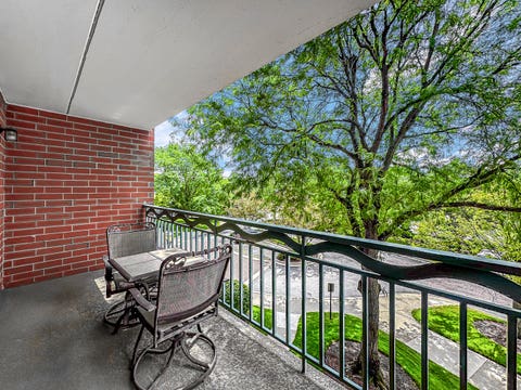 Tiny photo for 710 Creekside Drive #310, Mount Prospect, IL 60056 (MLS # 12690991)