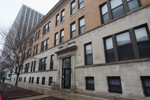 4408 N Hazel Street 3 Chicago IL 60640