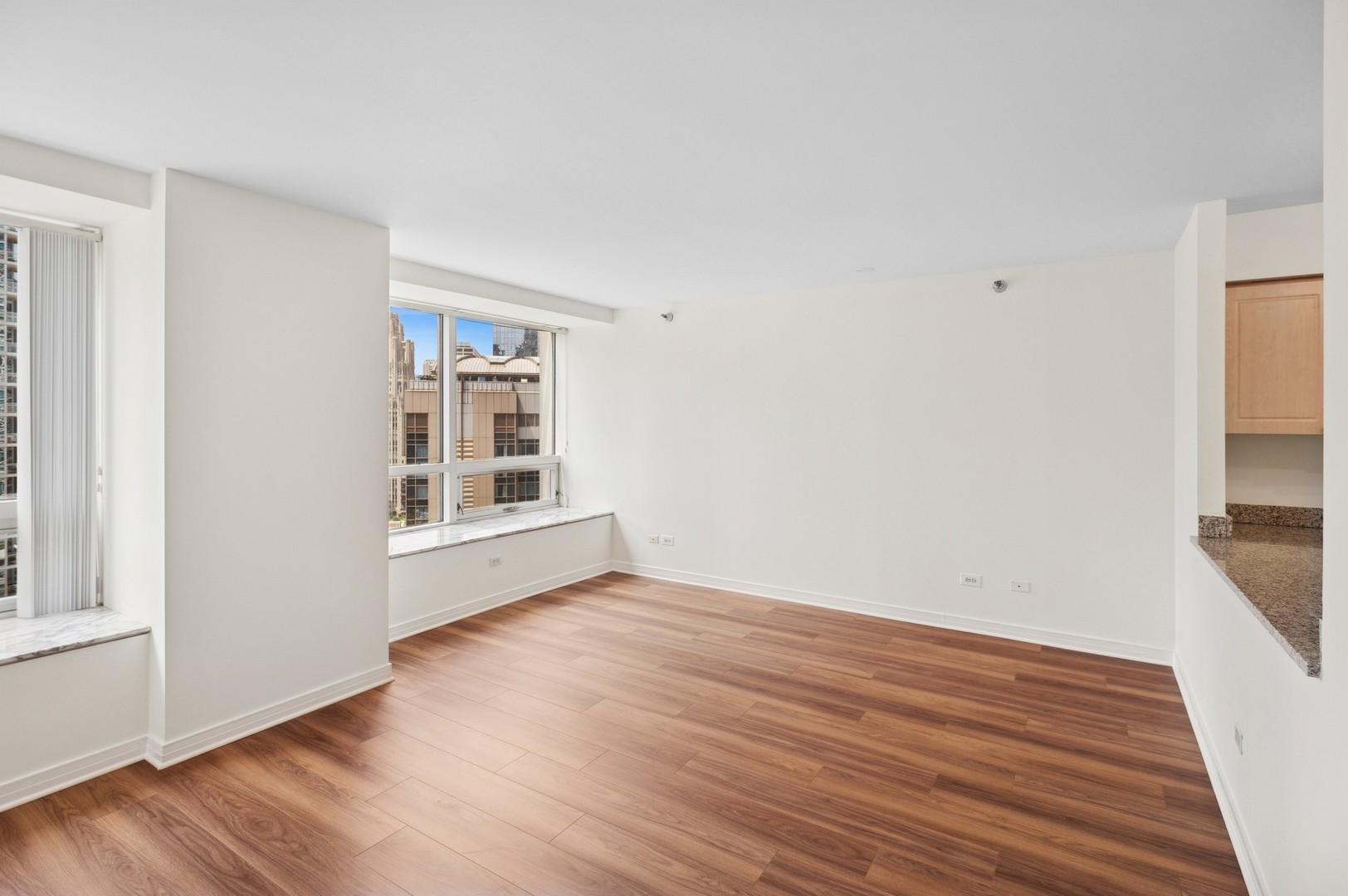 512 N McClurg Court 2008