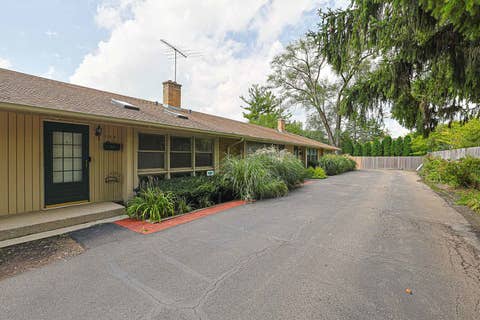 Photo of 924 N Milwaukee Avenue #D, Libertyville, IL 60048 (MLS # 12734555)