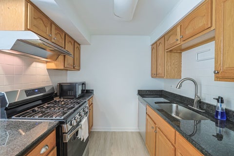 Tiny photo for 924 N Milwaukee Avenue #D, Libertyville, IL 60048 (MLS # 12734555)