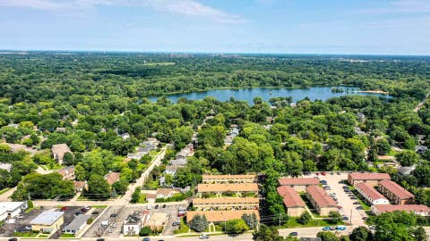 Tiny photo for 924 N Milwaukee Avenue #D, Libertyville, IL 60048 (MLS # 12734555)