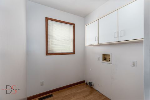Tiny photo for 215 Desoto Street, Ottawa, IL 61350 (MLS # 12661067)