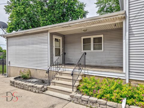 Tiny photo for 215 Desoto Street, Ottawa, IL 61350 (MLS # 12661067)