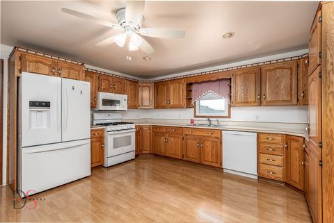 Tiny photo for 215 Desoto Street, Ottawa, IL 61350 (MLS # 12661067)