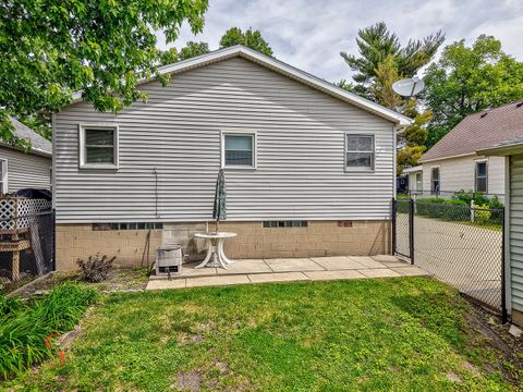 Tiny photo for 215 Desoto Street, Ottawa, IL 61350 (MLS # 12661067)