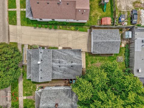 Tiny photo for 215 Desoto Street, Ottawa, IL 61350 (MLS # 12661067)