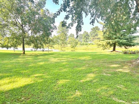 Tiny photo for 257 County Highway 16, Xenia, IL 62899 (MLS # EB459122)