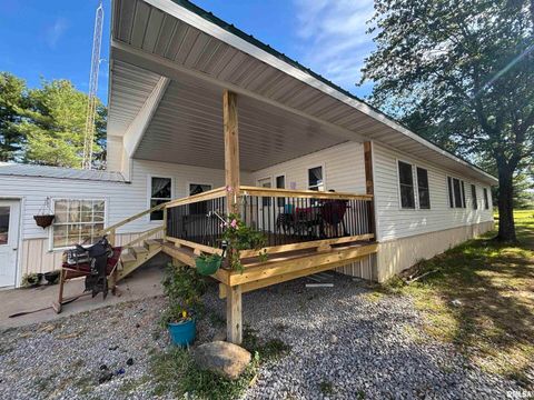 Tiny photo for 257 County Highway 16, Xenia, IL 62899 (MLS # EB459122)