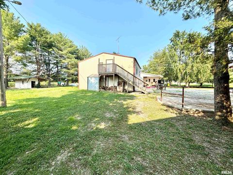 Tiny photo for 257 County Highway 16, Xenia, IL 62899 (MLS # EB459122)