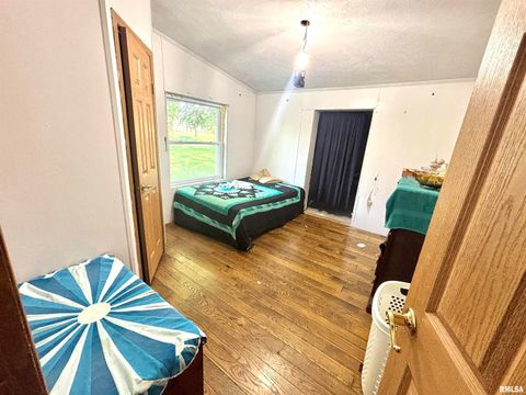 Tiny photo for 257 County Highway 16, Xenia, IL 62899 (MLS # EB459122)