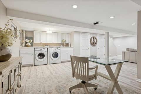 Tiny photo for 494 Old Surrey Road, Hinsdale, IL 60521 (MLS # 12498136)