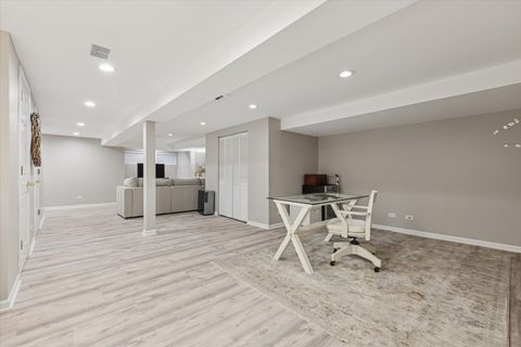 Tiny photo for 494 Old Surrey Road, Hinsdale, IL 60521 (MLS # 12498136)