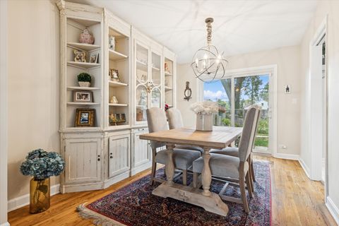 Tiny photo for 494 Old Surrey Road, Hinsdale, IL 60521 (MLS # 12498136)