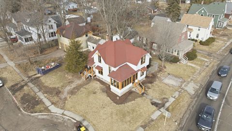 Tiny photo for 605 N Seminary Avenue, Woodstock, IL 60098 (MLS # 12570514)