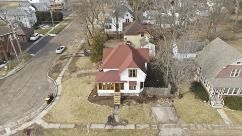 Tiny photo for 605 N Seminary Avenue, Woodstock, IL 60098 (MLS # 12570514)