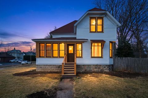 Tiny photo for 605 N Seminary Avenue, Woodstock, IL 60098 (MLS # 12570514)