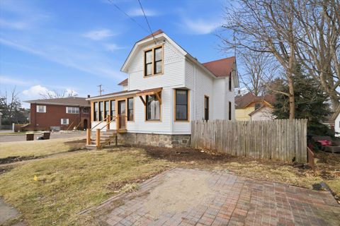 Tiny photo for 605 N Seminary Avenue, Woodstock, IL 60098 (MLS # 12570514)