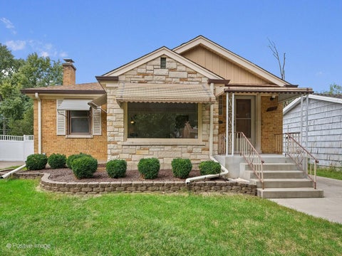 Photo of 1532 Cleveland Avenue, La Grange Park, IL 60526 (MLS # 12765351)