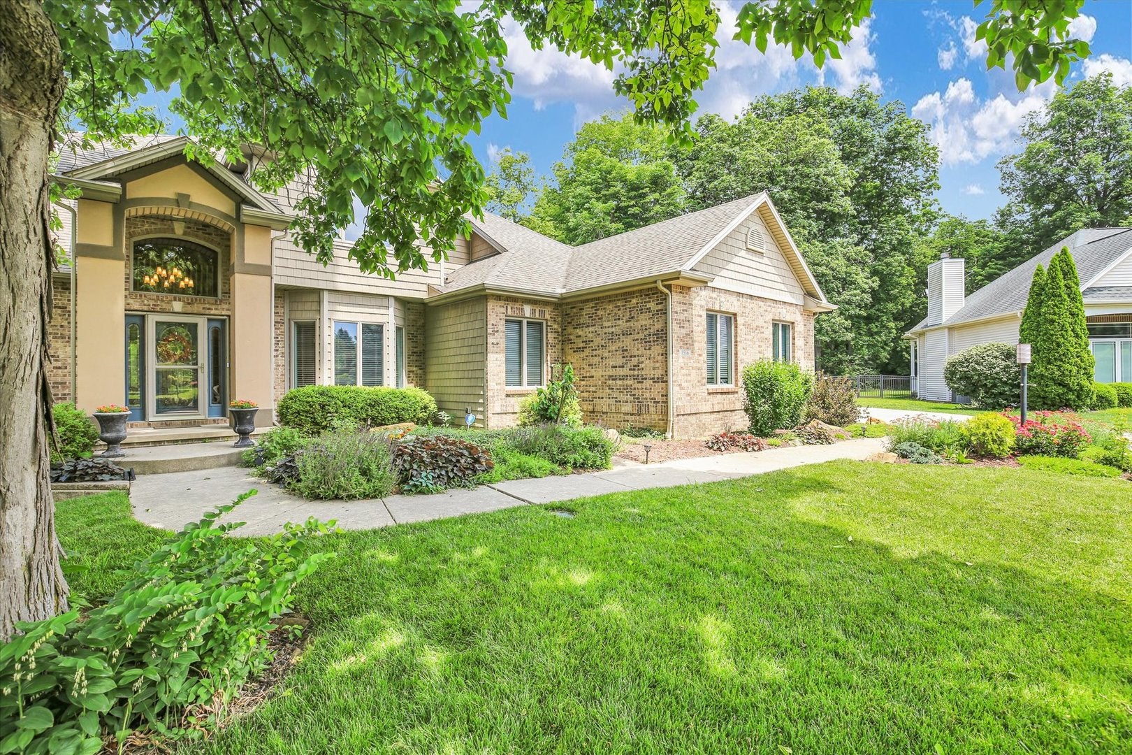1516 River Bluff Drive