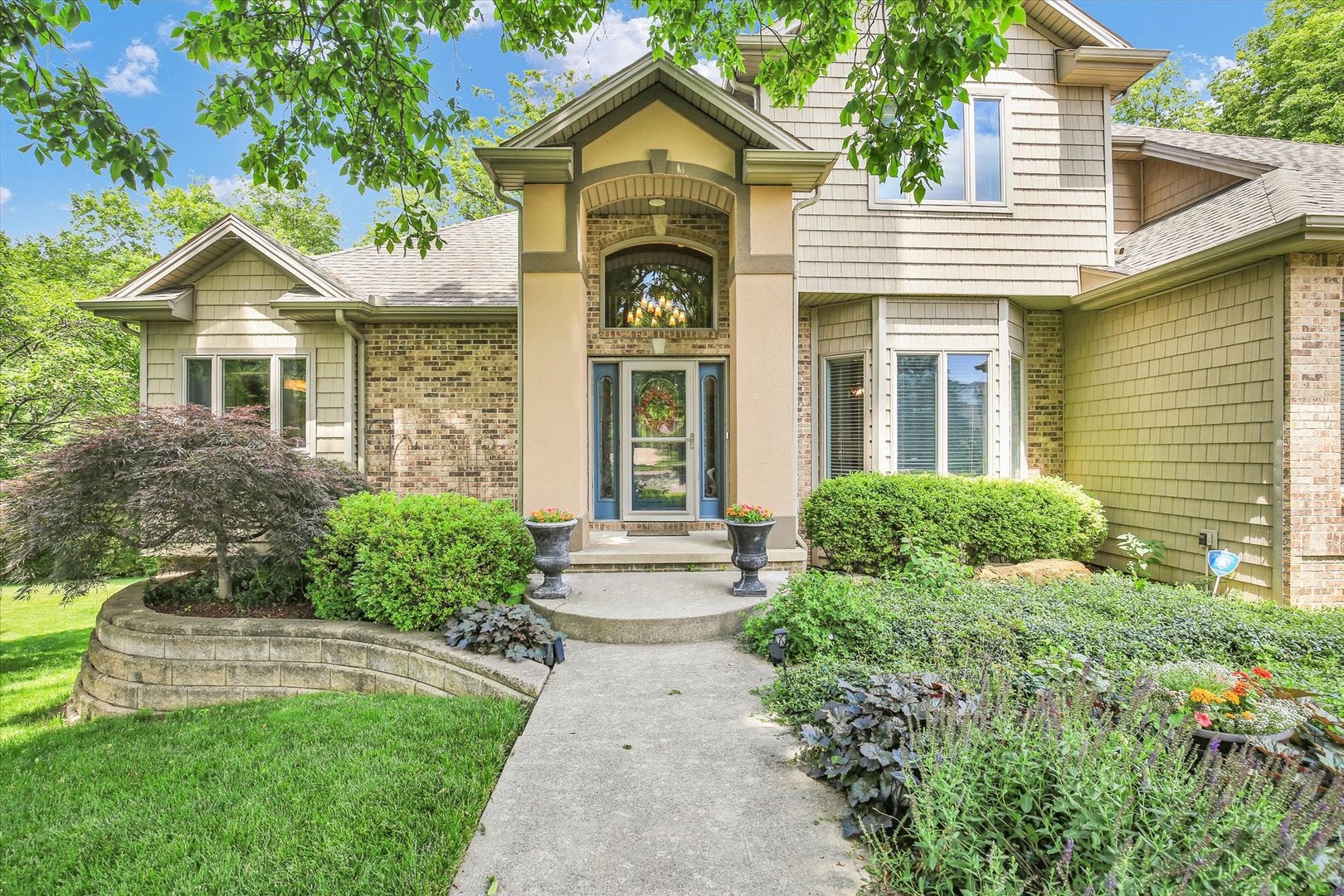 1516 River Bluff Drive