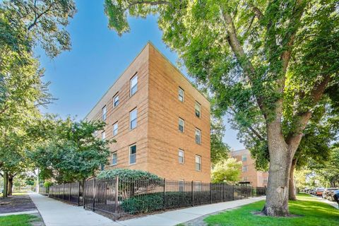 Tiny photo for 4947 N WOLCOTT Avenue #1B, Chicago, IL 60640 (MLS # 12488346)