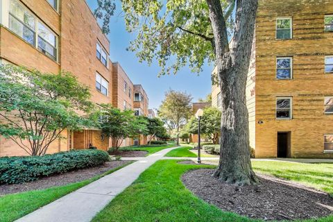 Tiny photo for 4947 N WOLCOTT Avenue #1B, Chicago, IL 60640 (MLS # 12488346)
