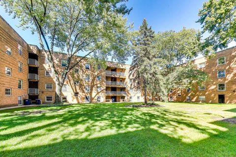 Tiny photo for 4947 N WOLCOTT Avenue #1B, Chicago, IL 60640 (MLS # 12488346)