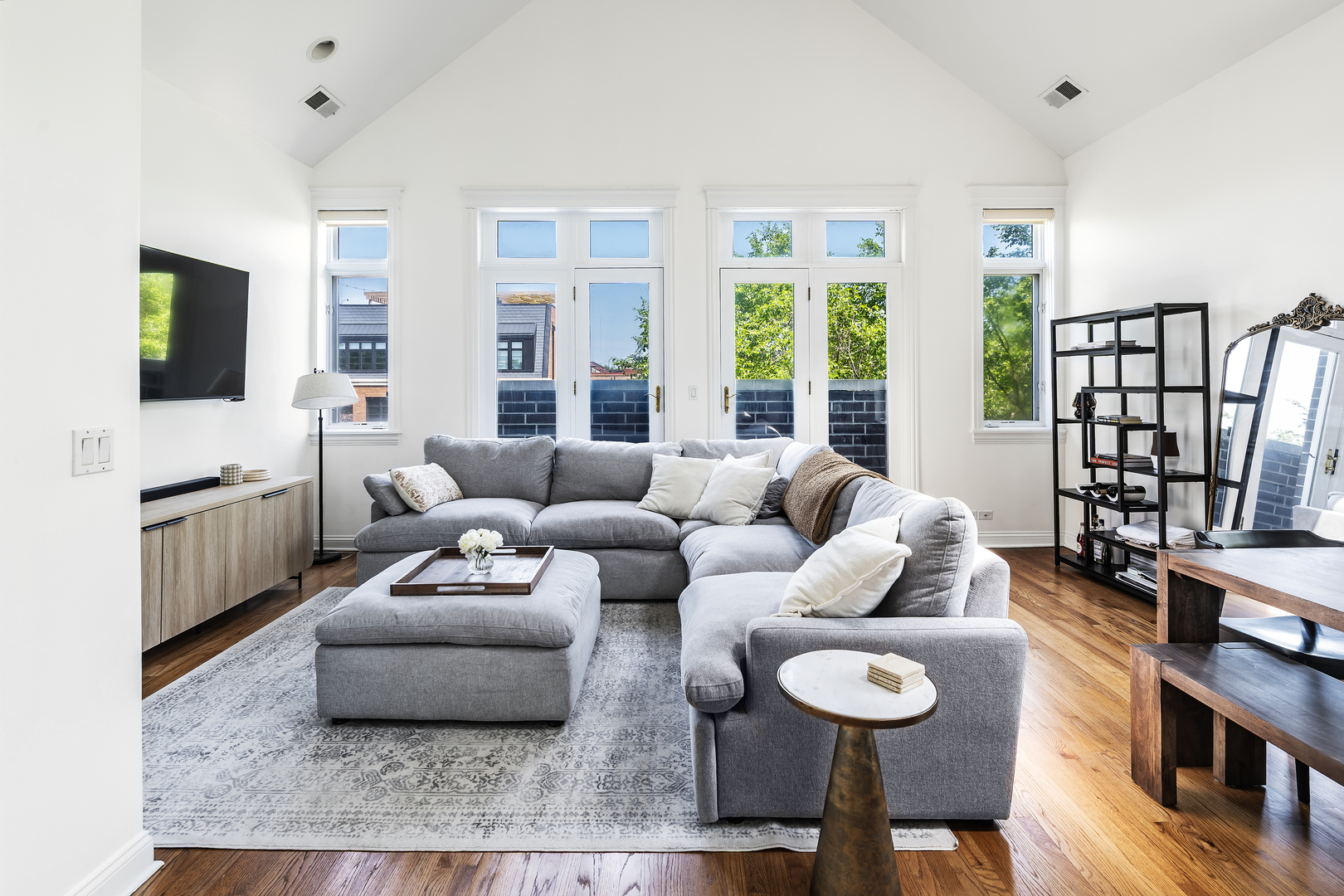 2001 W ADDISON Street 3E