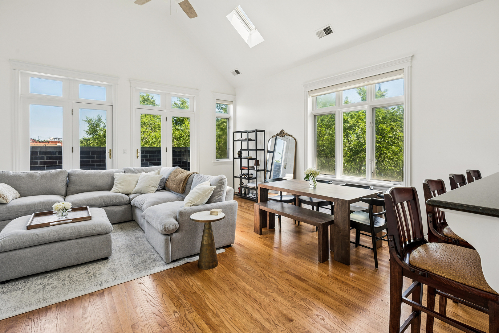 2001 W ADDISON Street 3E
