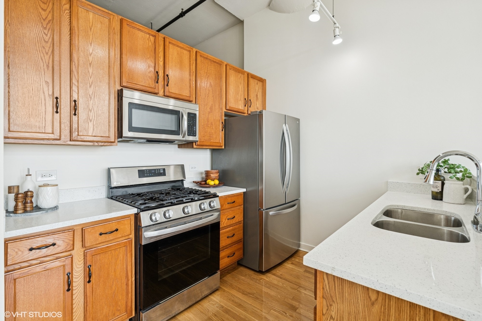 1224 W Van Buren Street 502