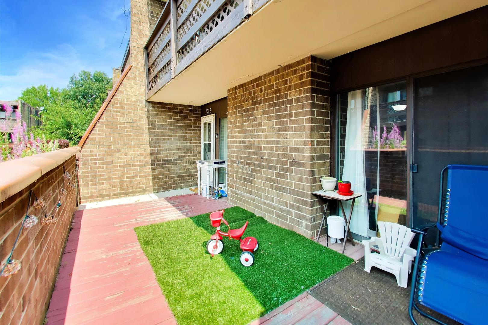 1312 Kenneth Circle