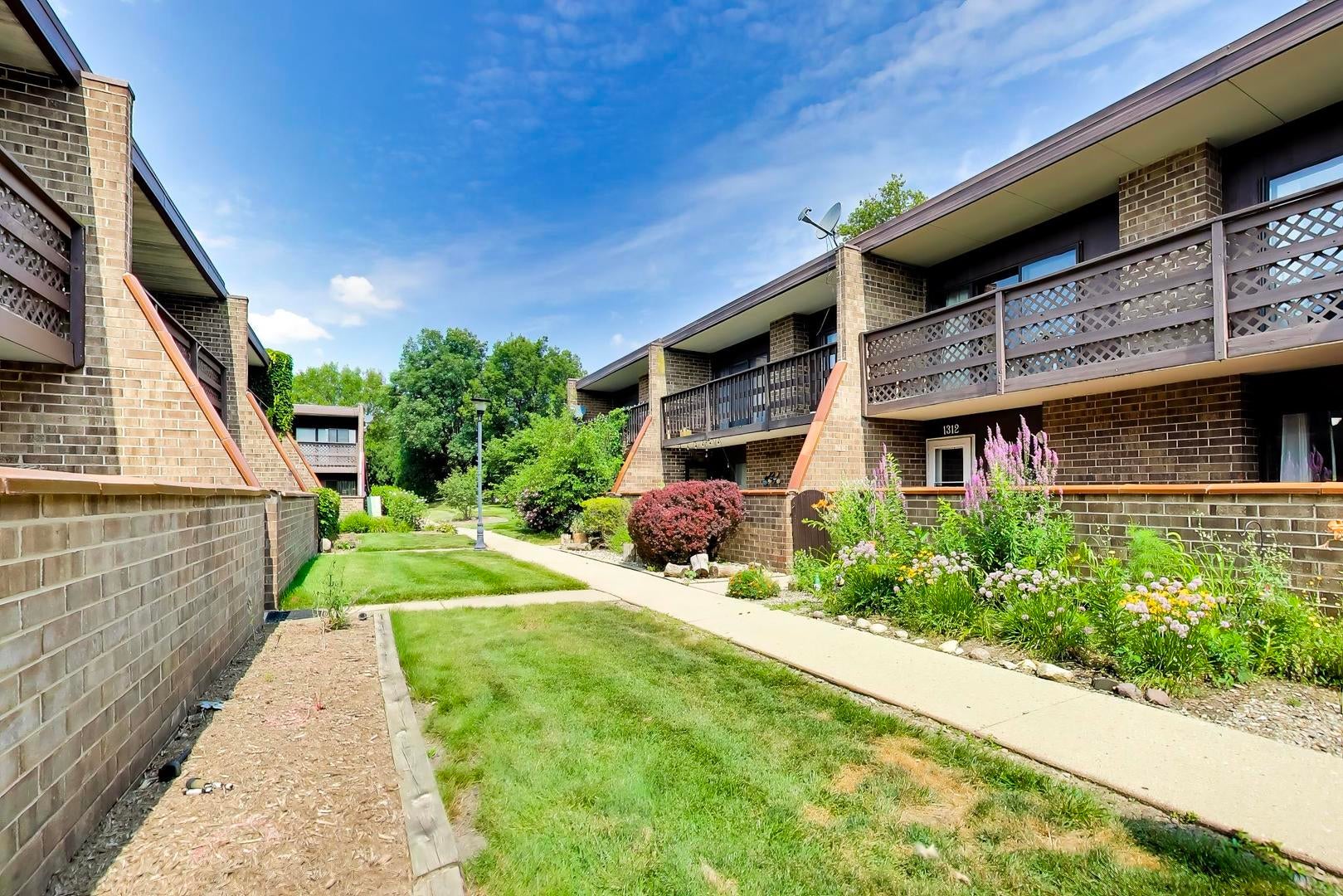 1312 Kenneth Circle