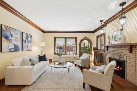 Tiny photo for 411 N Belmont Avenue, Arlington Heights, IL 60004 (MLS # 12759863)